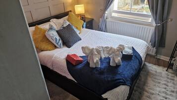 Iron/ironing board, free WiFi, bed sheets