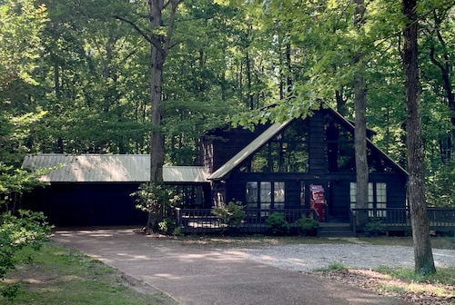 Blade Bay - Beautiful Remodeled cabin, close to everything, pet friendly! 
