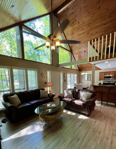 Blade Bay - Beautiful Remodeled cabin, close to everything, pet friendly! 
