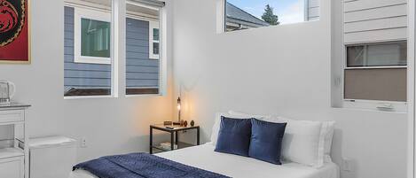 1 habitación, tabla de planchar con plancha, wifi gratis y ropa de cama