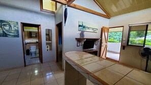 Interior - Sleeps 4 - AC - Hot Water - Private House - Pool (Provincia de Alajuela)