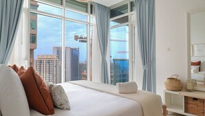Unclassified image, 2 of 15, button - Full Marina view - Opal Tower (Dubai)