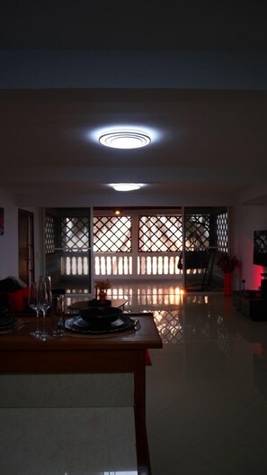 Interior - Studio Sunset - Vue sur Mer/Pied dans l'eau (Libreville)