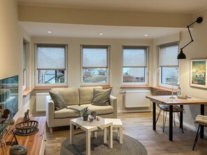 تلفزيون ذكي، كرة قدم الطاولة، كُتُب