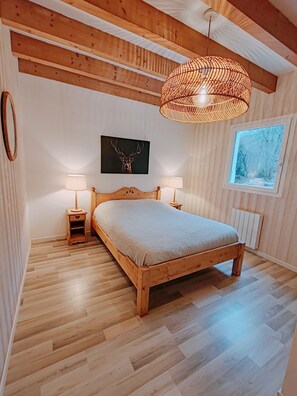 3 bedrooms, desk, iron/ironing board, travel crib - Chalet Refait à Neuf, 200m du lac et Piste Cyclable, Boulodrome Babyfoot Jeux (Gérardmer)