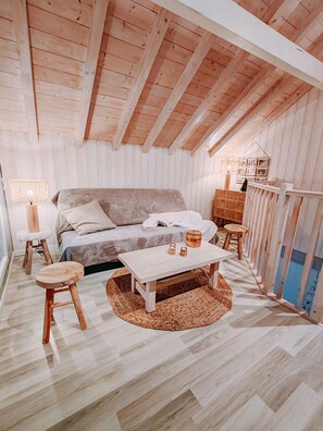 TV, table football - Chalet Refait à Neuf, 200m du lac et Piste Cyclable, Boulodrome Babyfoot Jeux (Gérardmer)