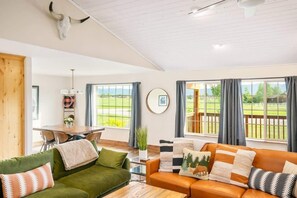 TV, lareira, escritórios