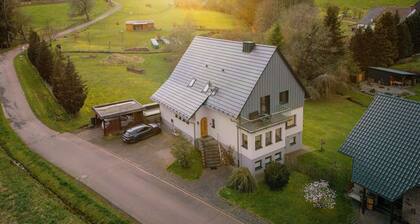 Beautiful, spacious holiday apartment in Neroth
