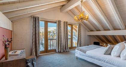 Chalet, 50m from ski slopes, view mountain/street, sauna, terrace, balcony, fireplace or stove, tv