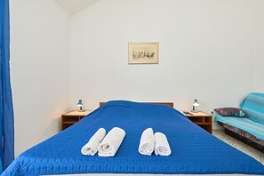 1 bedroom, free WiFi, bed sheets