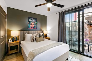 4 bedrooms, iron/ironing board, bed sheets