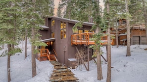 Interior - In Northstar Ski Resort! Game Room, Family-friendly Dakine Haus by Avantstay (Truckee)