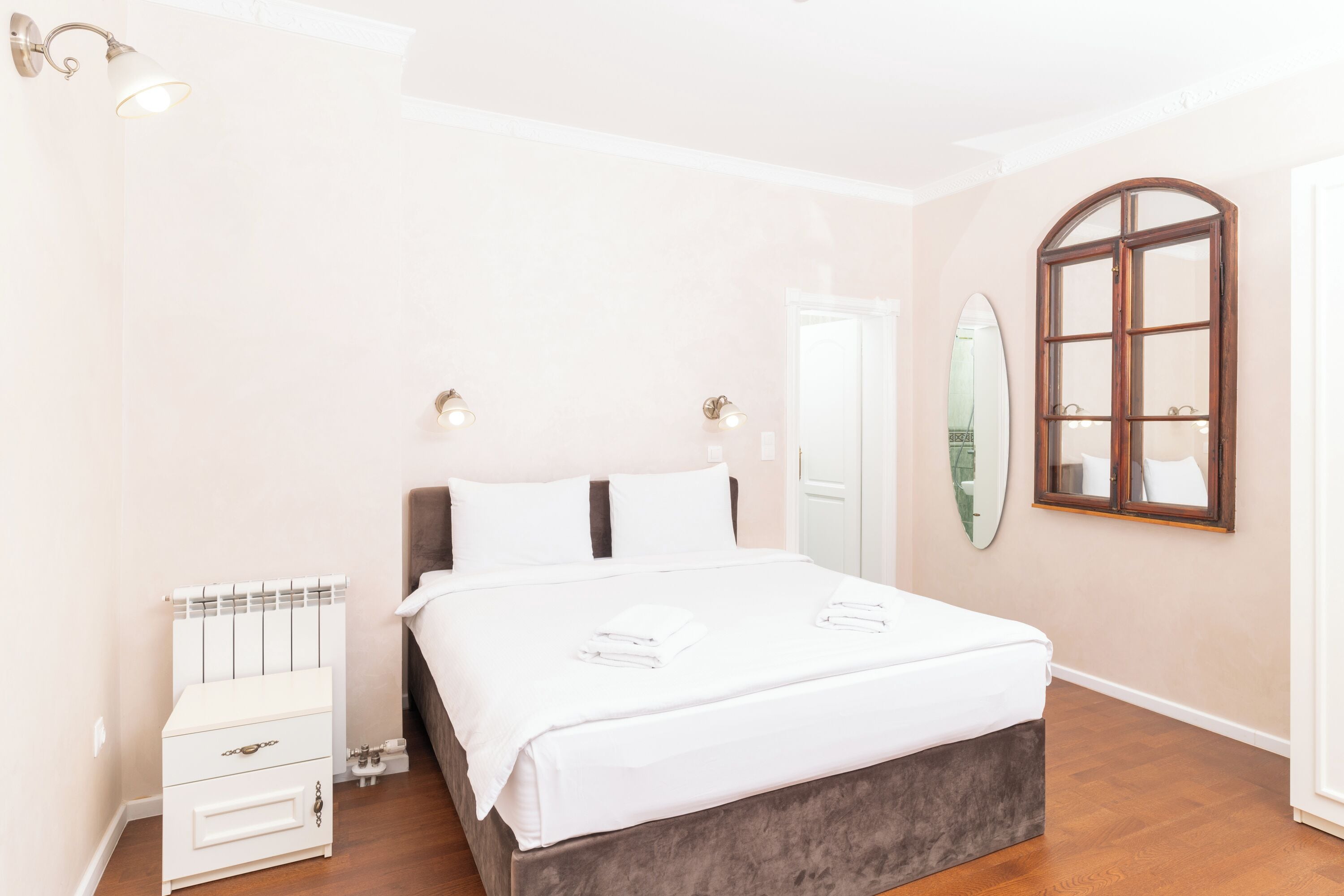 Minibar, wifi gratis y ropa de cama 