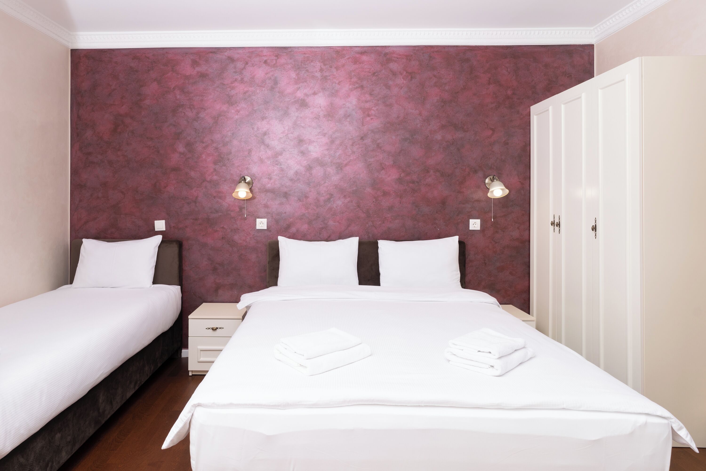 Minibar, wifi gratis y ropa de cama 