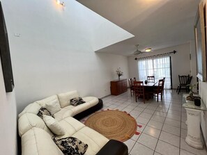 Living area - family-sized house in peaceful area, Pet friendly! (Mezcales)
