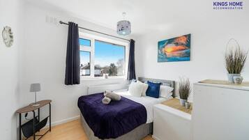 3 bedrooms, iron/ironing board, WiFi, bed sheets