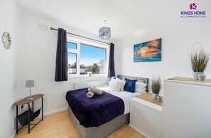 3 bedrooms, iron/ironing board, WiFi, bed sheets