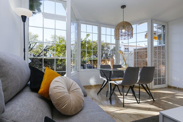 TV - OXFOR - Terraced House with Communal Pool (Cambrils)