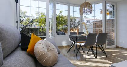 OXFOR - Terraced House with Communal Pool