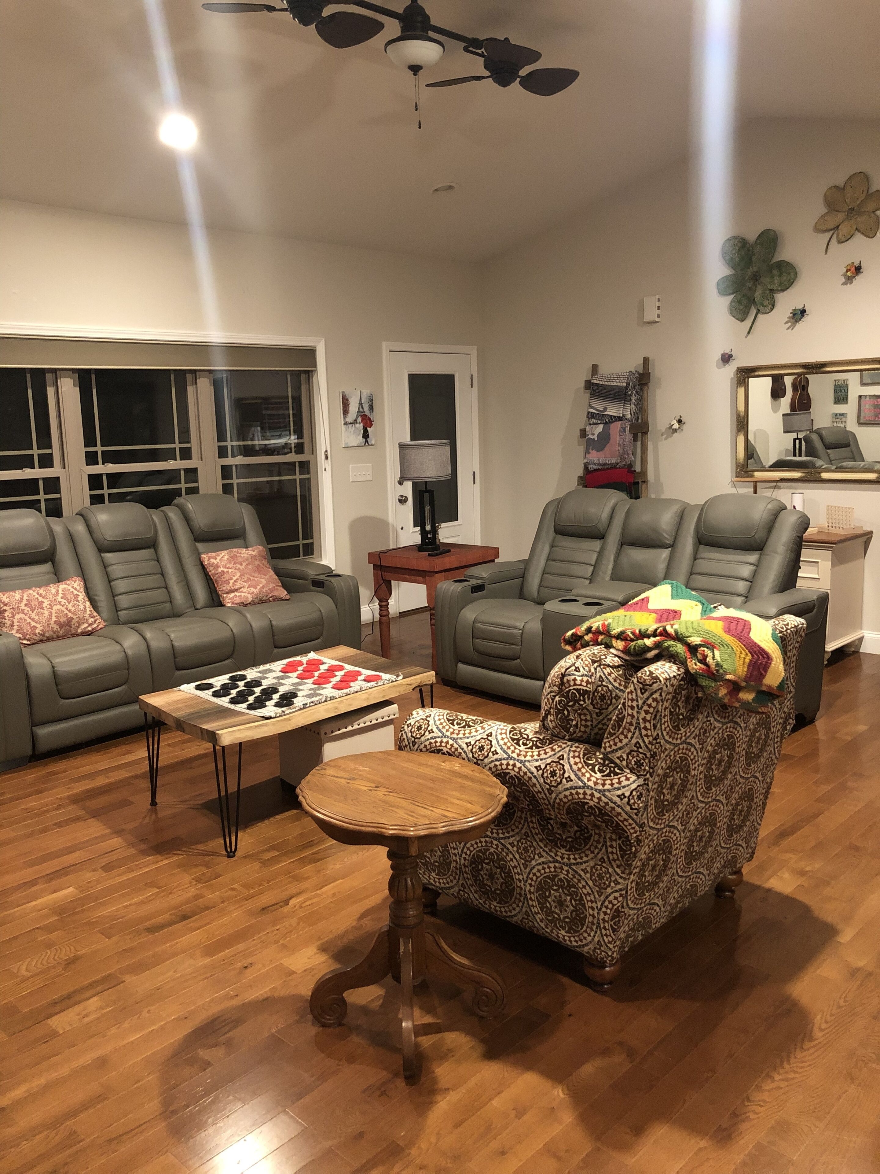 Gorgeous Mtn. views from spacious 3 BR, 2 bath home close to Downtown Asheville.