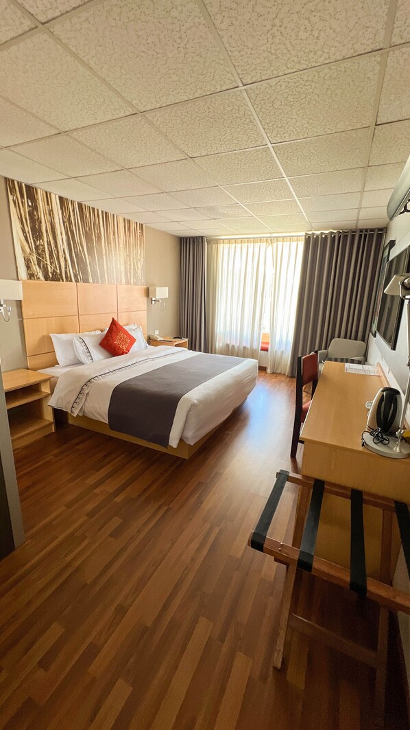 Superior Twin Room | Premium bedding, minibar, in-room safe, individually decorated