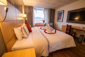 Superior Room | Premium bedding, minibar, in-room safe, individually decorated - Lake Titicaca Hotel (Puno)