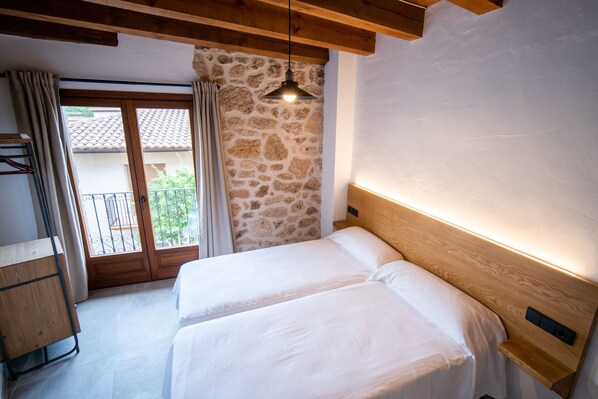 2 bedrooms, WiFi, bed sheets
