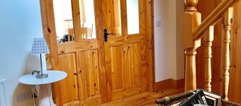 2 min's to beautiful beach, amazing home for 8 peeps huge garden. Suits families