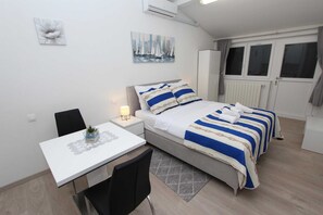 1 bedroom, iron/ironing board, free WiFi, bed sheets