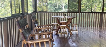 Cabaña con Vistas Panorámicas Hacia la Montaña. Ubicada Sobre Ruta de las Aves