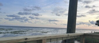 Gulf front RV Site, full hook up .take a breath and enjoy the sunsets