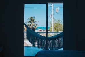 3 habitaciones, escritorio, tabla de planchar con plancha y wifi gratis 