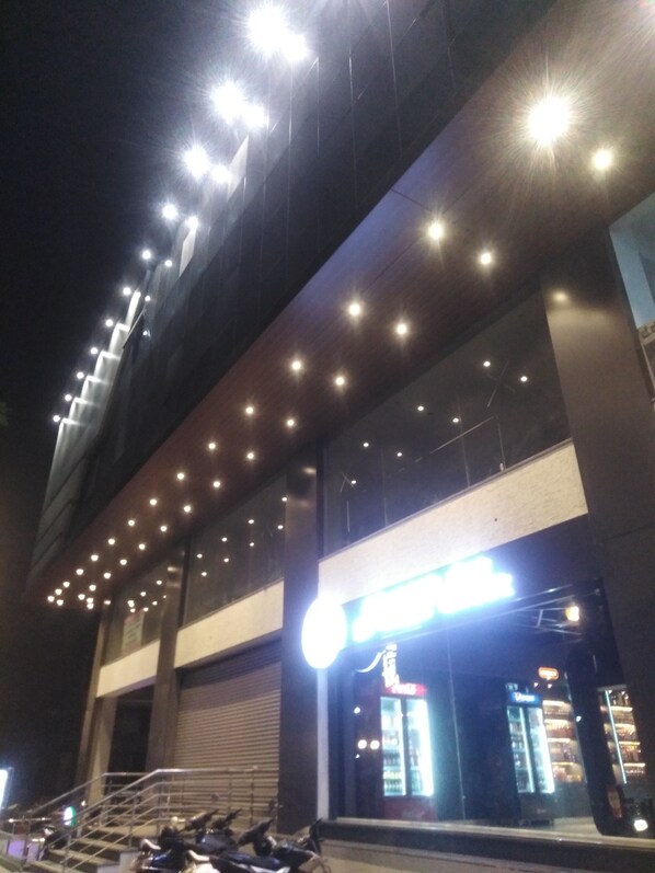 Front of property - J K Inn Hotel - Urban Express (Bengaluru)