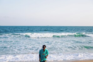 Aurinkotuoleja, rantapyyhkeitä