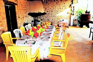 Outdoor dining