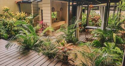 Tiny House in La Fortuna with Jacuzzi and Pool