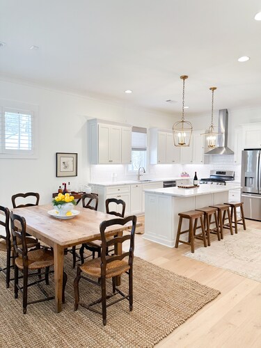 Attractive get away at The Lamar minutes from the Square