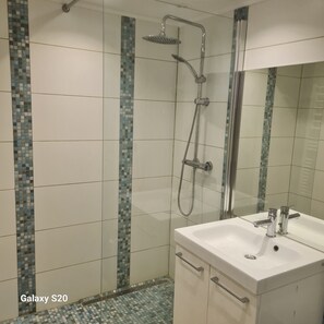 تجهي�زات دش، مناشف