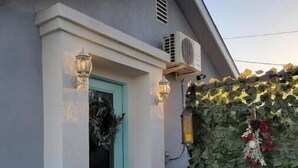 Exterior detail - CENTRAL2EVERYTHING🔥 LITERALLY BRAND NEW HOUSE (Lynwood)