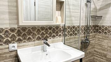 Comfort-Apartment | Badezimmer | Seife, Shampoo, Toilettenpapier