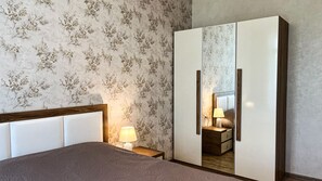 Comfort Apartment | 1 bedroom, blackout curtains, soundproofing, iron/ironing board - DANI LUX (Borjomi)