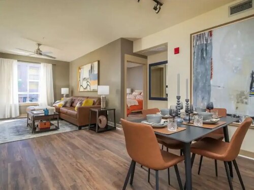 Luxury Resort Condo by Six Flags Magic Mountain


