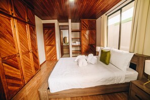 4 Schlafzimmer, Bügeleisen/Bügelbrett, kostenloses WLAN, Bettwäsche