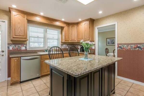 Private kitchen - Texas Adventures Await! Sweet 3BR Home Sleeps 8 (Amarillo)