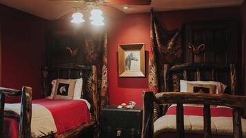 4 bedrooms, iron/ironing board, WiFi, bed sheets