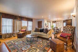 TV - Historic Sayles Ranch- Huge Deck + Pool! (Abilene)