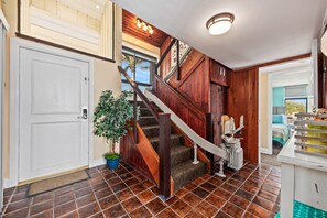 19 bedrooms, in-room safe, desk, iron/ironing board - The Resort at Bathtub Beach: 19BR/11BA Ocean2River, Pool, Elevator, Dock, Beach! (Stuart)