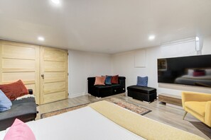 3 Schlafzimmer, Schreibtisch, Bügeleisen/Bügelbrett, WLAN