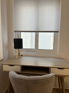 Interior - Calm Joy & J  -  Bee (Ermoupoli)
