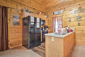 雪櫃、微波爐、焗爐、爐具